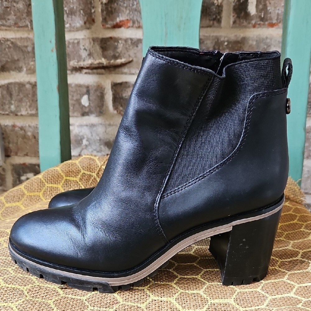 Vince Camuto Dustelie Black Leather Ankle Boots